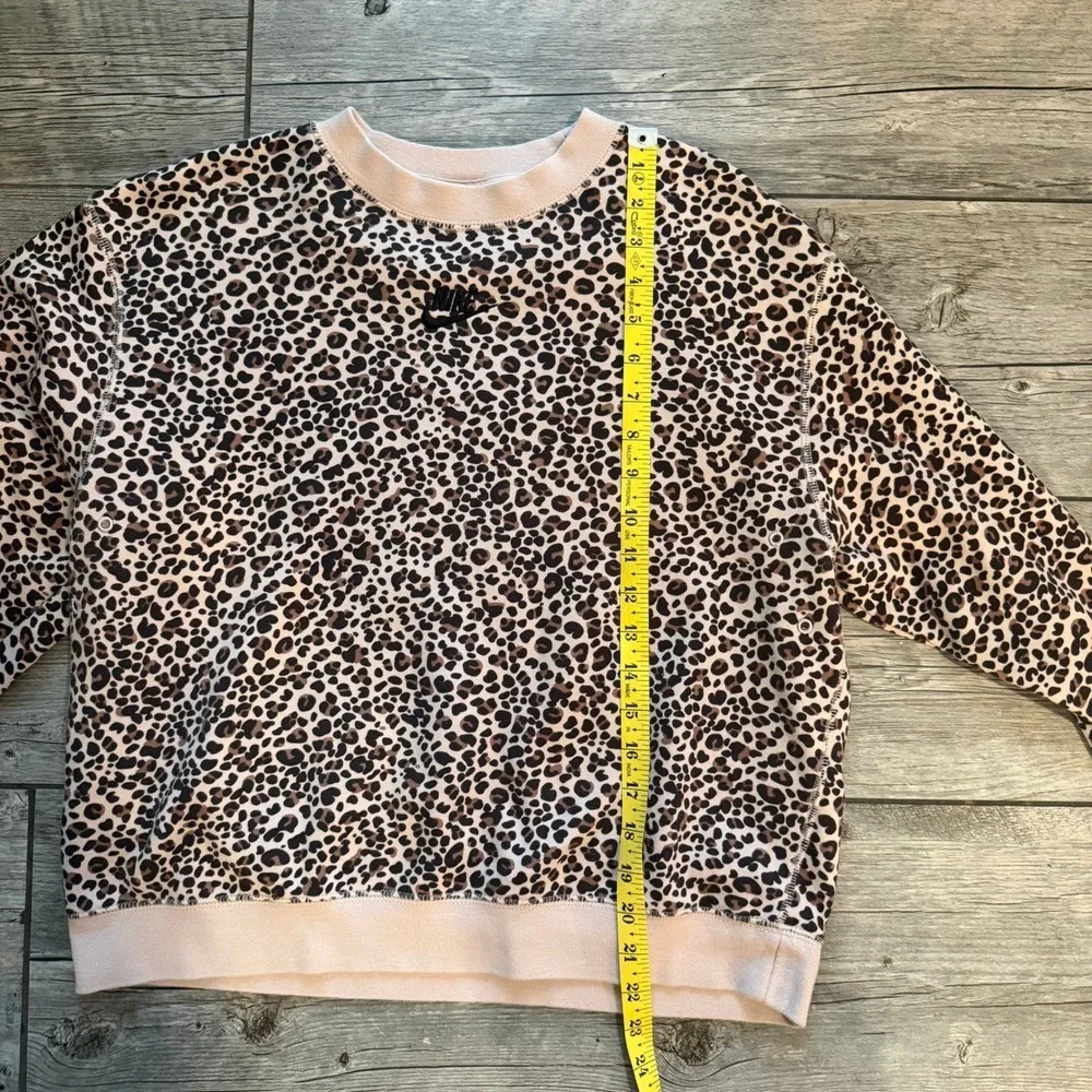 Nike Womens Leopard Print Crewneck Sweatshirt Tan Brown XS Fleece Futura Logo